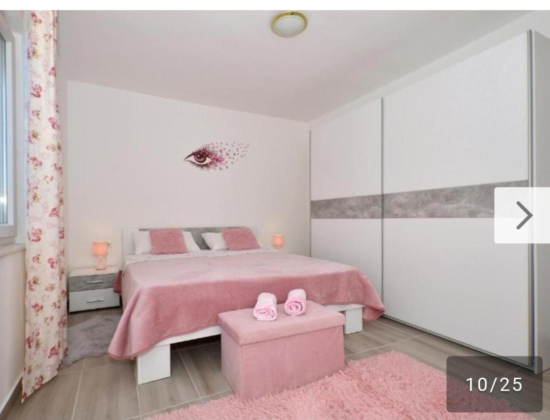 Apartman Varga โตรกีร์ ภายนอก รูปภาพ