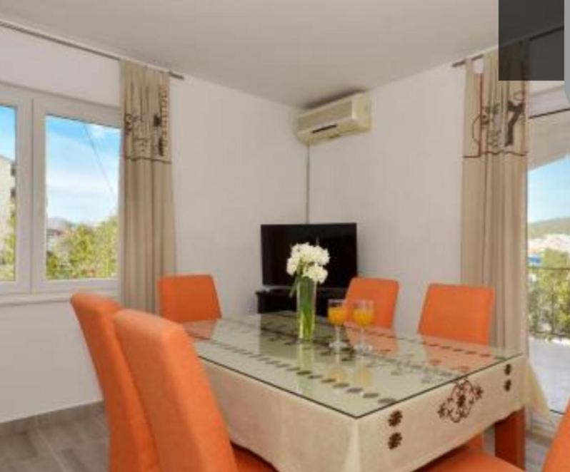 Apartman Varga โตรกีร์ ภายนอก รูปภาพ