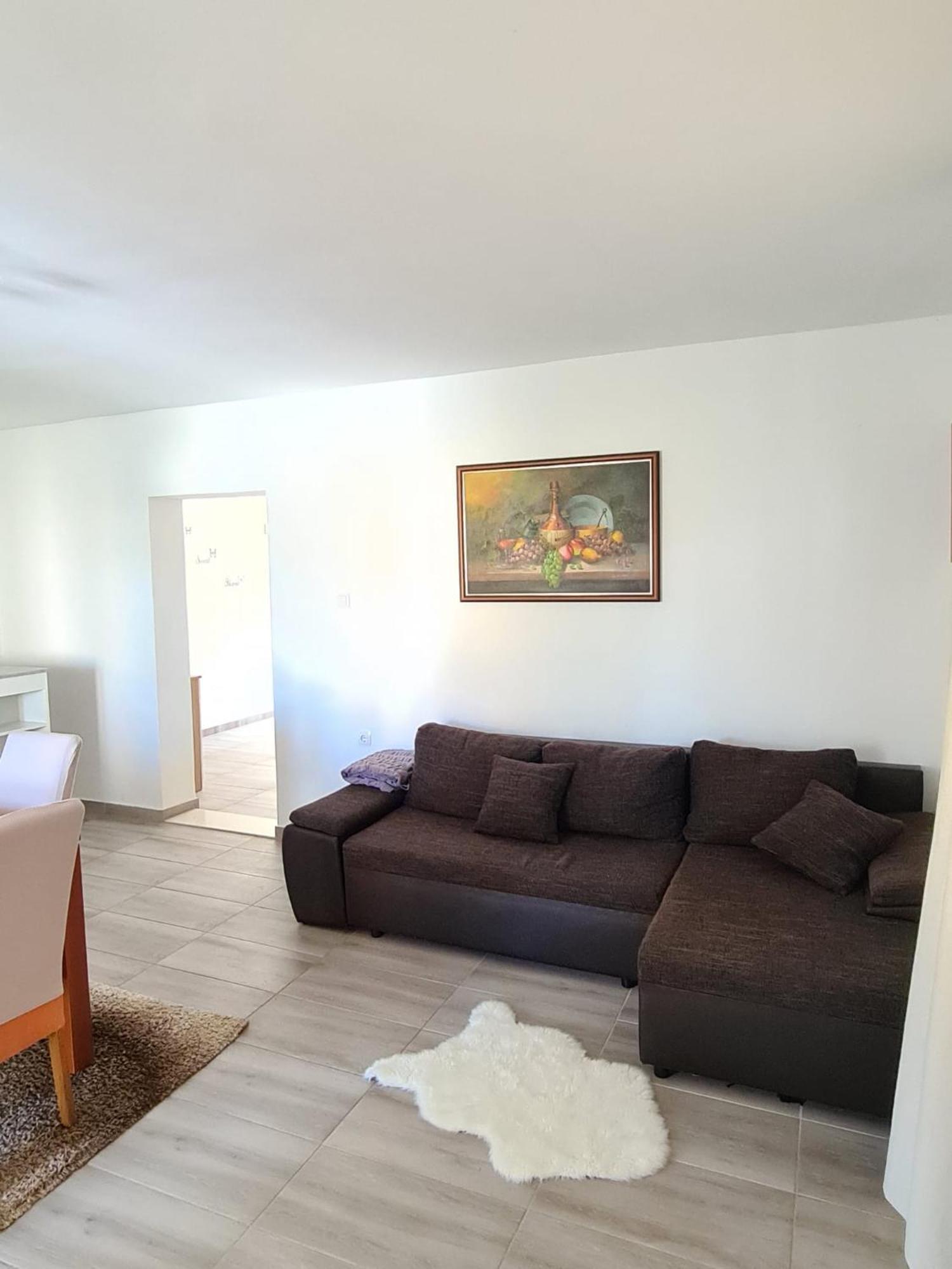 Apartman Varga โตรกีร์ ภายนอก รูปภาพ
